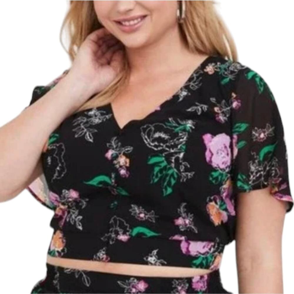 TORRID Black and Pink Floral Chiffon Cropped Top Plus Size 3X 3 New!